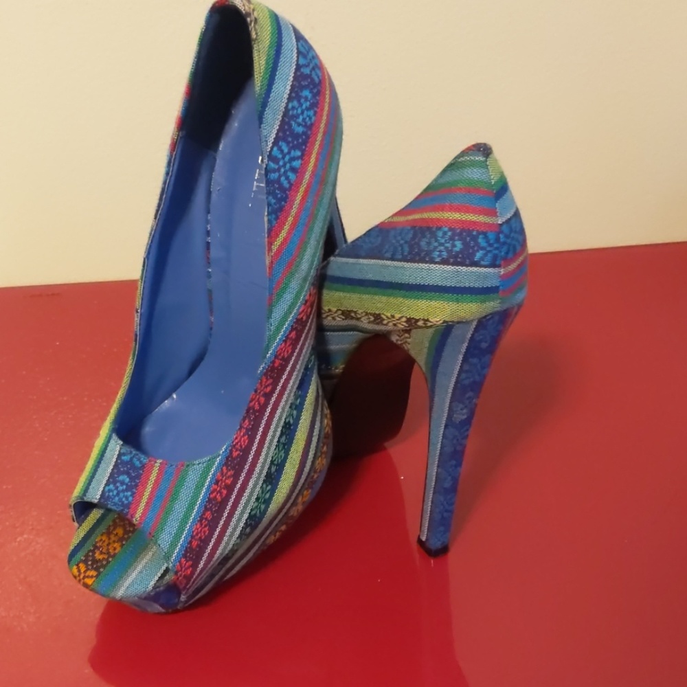 Shoes - Picture 2 of 3